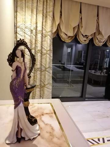 قمة الفخامة - فيلا الاحلام - اطلالة بحر وقلعة - في الانيا 