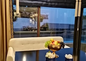 قمة الفخامة - فيلا الاحلام - اطلالة بحر وقلعة - في الانيا 