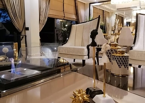 قمة الفخامة - فيلا الاحلام - اطلالة بحر وقلعة - في الانيا 