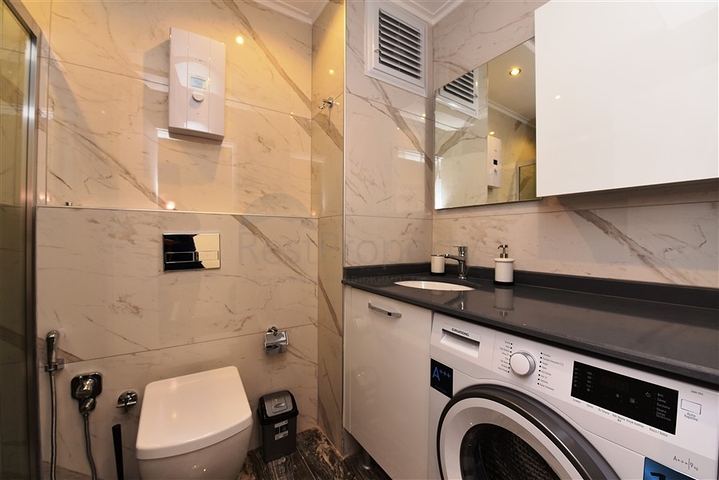 مجمع خمس نجوم - شقة فاخرة من تصميم غرفة وصالة - في الانيا 