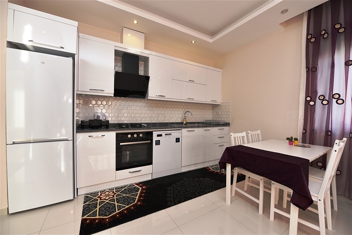 مجمع خمس نجوم - شقة فاخرة من تصميم غرفة وصالة - في الانيا 