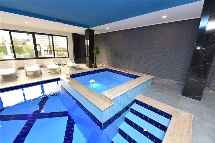 مجمع خمس نجوم - شقة فاخرة من تصميم غرفة وصالة - في الانيا 