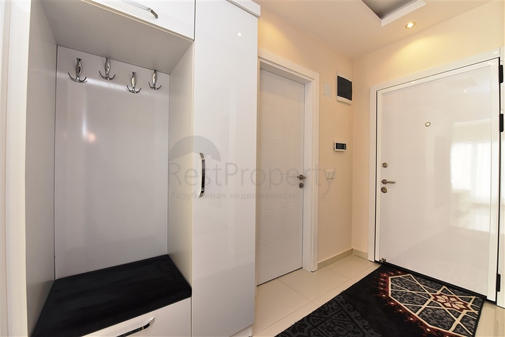 مجمع خمس نجوم - شقة فاخرة من تصميم غرفة وصالة - في الانيا 