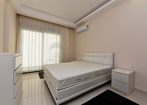 مجمع خمس نجوم - شقة فاخرة من تصميم غرفة وصالة - في الانيا 