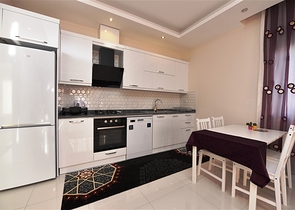 مجمع خمس نجوم - شقة فاخرة من تصميم غرفة وصالة - في الانيا 