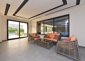 مجمع خمس نجوم - شقة فاخرة من تصميم غرفة وصالة - في الانيا 