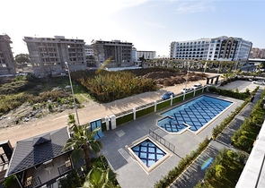 مجمع خمس نجوم - شقة فاخرة من تصميم غرفة وصالة - في الانيا 