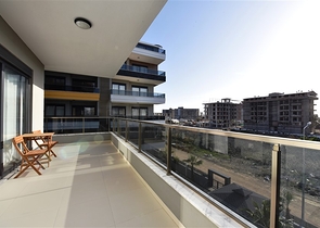 مجمع خمس نجوم - شقة فاخرة من تصميم غرفة وصالة - في الانيا 