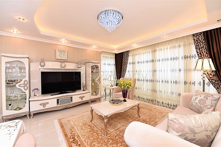 شقة فاخرة - مجمع خمس نجوم - في الانيا 