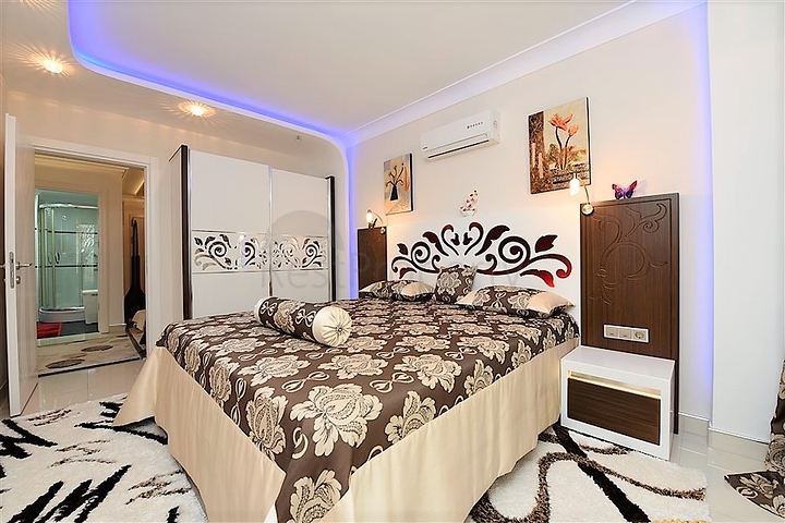 شقة فاخرة - مجمع خمس نجوم - في الانيا 