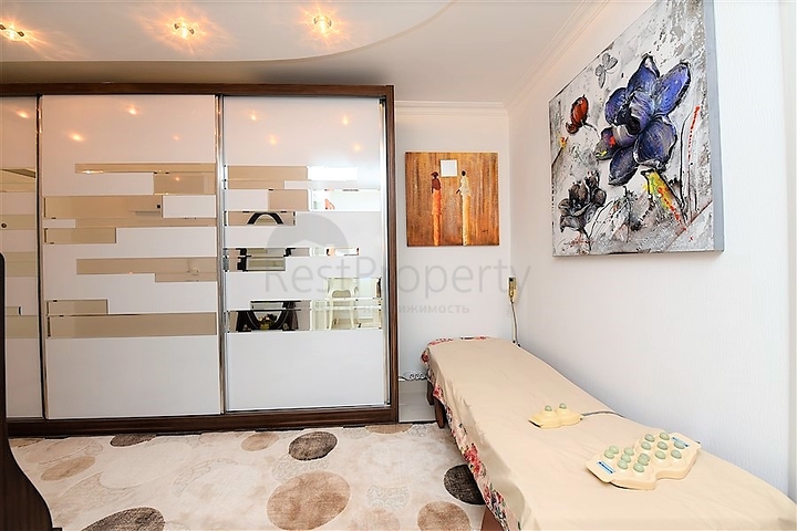 شقة فاخرة - مجمع خمس نجوم - في الانيا 