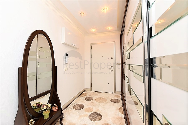 شقة فاخرة - مجمع خمس نجوم - في الانيا 