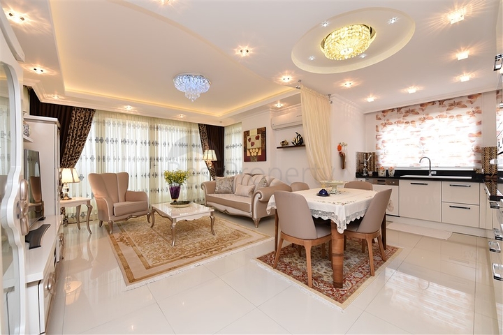 شقة فاخرة - مجمع خمس نجوم - في الانيا 