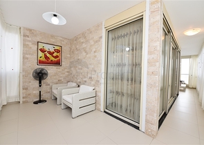 شقة فاخرة - مجمع خمس نجوم - في الانيا 