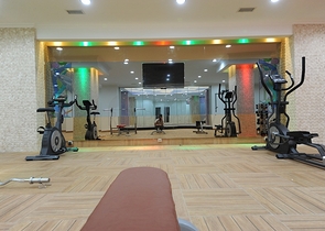 شقة فاخرة - مجمع خمس نجوم - في الانيا 