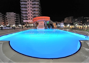 شقة فاخرة - مجمع خمس نجوم - في الانيا 