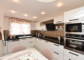 شقة فاخرة - مجمع خمس نجوم - في الانيا 