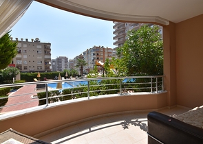 شقة عائلية مفروشة - اطلالة على المسبح - مهموتلار / الانيا 