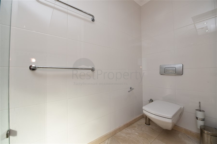 فيلا فاخرة -اطلالة على البحر والقلعة - في مدينة الانيا 