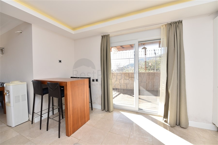 فيلا فاخرة -اطلالة على البحر والقلعة - في مدينة الانيا 