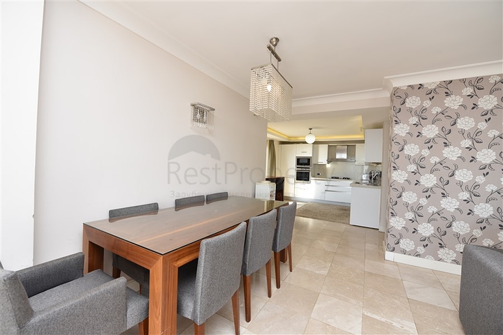 فيلا فاخرة -اطلالة على البحر والقلعة - في مدينة الانيا 