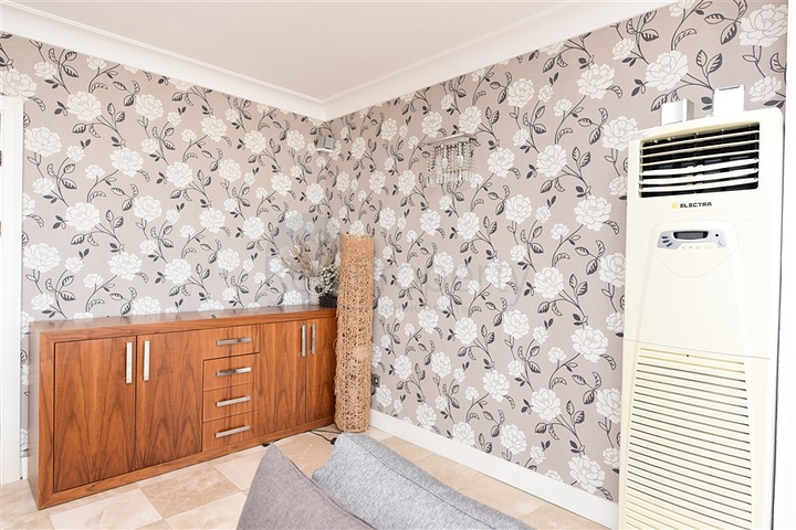 فيلا فاخرة -اطلالة على البحر والقلعة - في مدينة الانيا 