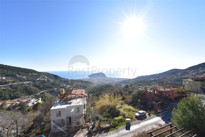 فيلا فاخرة -اطلالة على البحر والقلعة - في مدينة الانيا 