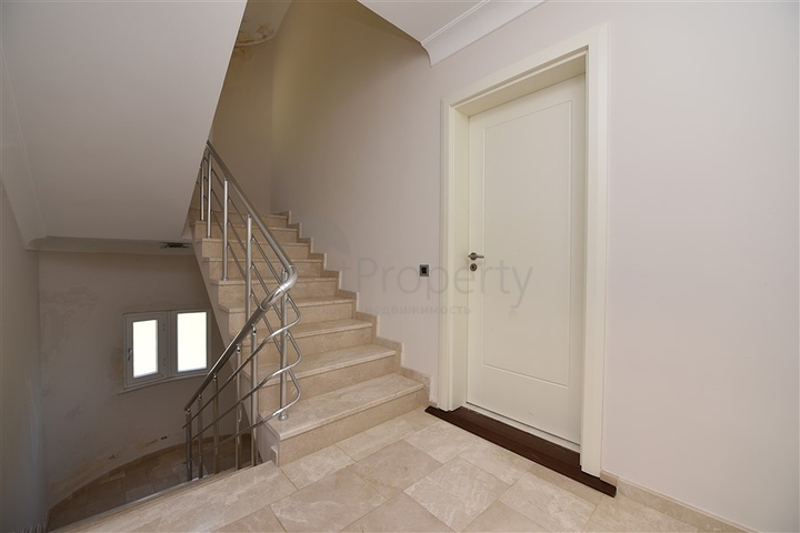 فيلا فاخرة -اطلالة على البحر والقلعة - في مدينة الانيا 