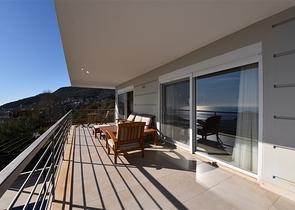 فيلا فاخرة -اطلالة على البحر والقلعة - في مدينة الانيا 