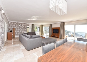 فيلا فاخرة -اطلالة على البحر والقلعة - في مدينة الانيا 