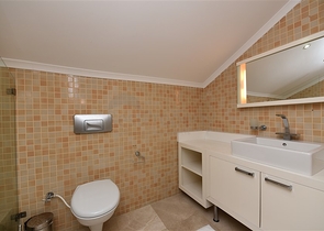 فيلا فاخرة -اطلالة على البحر والقلعة - في مدينة الانيا 