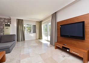 فيلا فاخرة -اطلالة على البحر والقلعة - في مدينة الانيا 