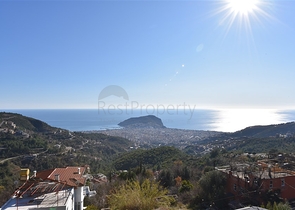 فيلا فاخرة -اطلالة على البحر والقلعة - في مدينة الانيا 