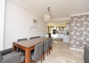 فيلا فاخرة -اطلالة على البحر والقلعة - في مدينة الانيا 