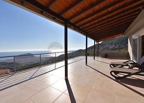 فيلا فاخرة -اطلالة على البحر والقلعة - في مدينة الانيا 