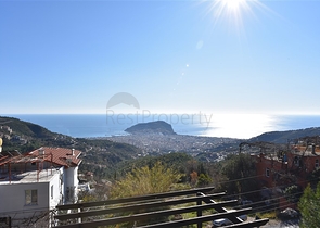 فيلا فاخرة -اطلالة على البحر والقلعة - في مدينة الانيا 