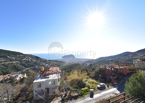 فيلا فاخرة -اطلالة على البحر والقلعة - في مدينة الانيا 