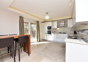 فيلا فاخرة -اطلالة على البحر والقلعة - في مدينة الانيا 