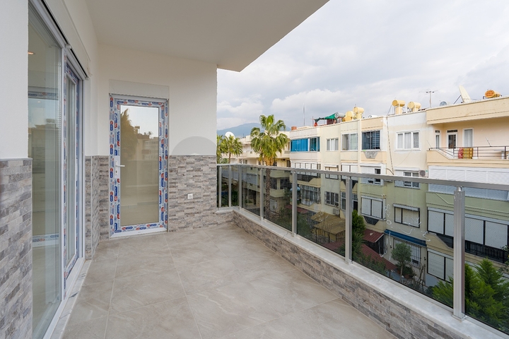 مجمع سكني قيد الانشاء - قريب من البحر - في منطقة اوبا / الانيا 