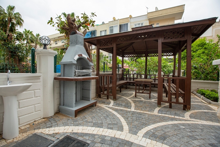 مجمع سكني قيد الانشاء - قريب من البحر - في منطقة اوبا / الانيا 