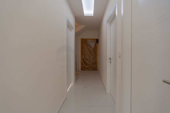 مجمع سكني قيد الانشاء - قريب من البحر - في منطقة اوبا / الانيا 