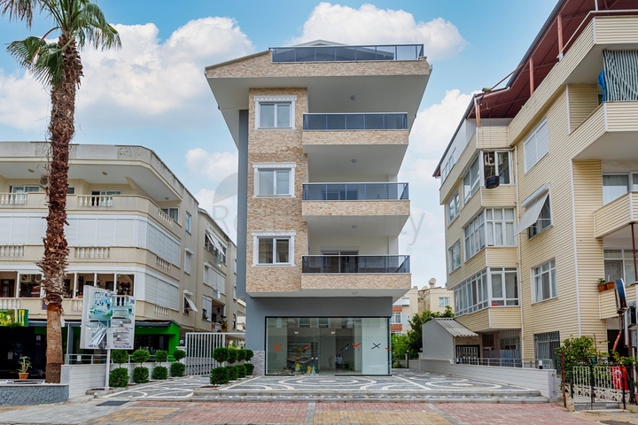 مجمع سكني قيد الانشاء - قريب من البحر - في منطقة اوبا / الانيا 