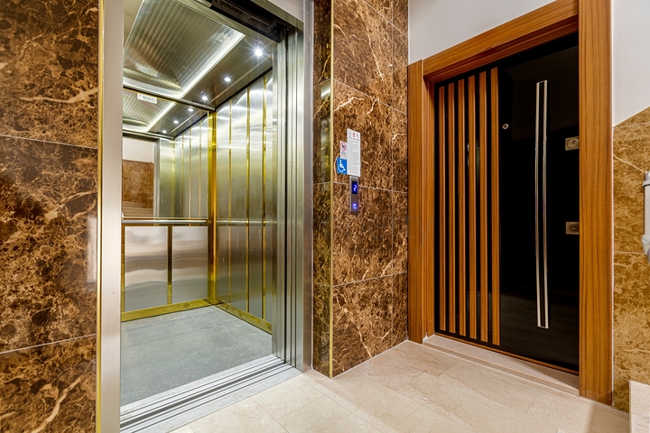 مجمع سكني قيد الانشاء - قريب من البحر - في منطقة اوبا / الانيا 