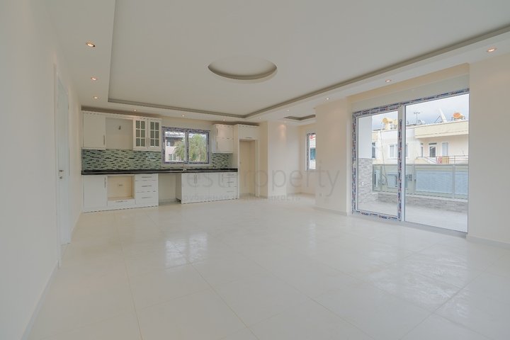 مجمع سكني قيد الانشاء - قريب من البحر - في منطقة اوبا / الانيا 