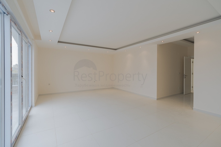 مجمع سكني قيد الانشاء - قريب من البحر - في منطقة اوبا / الانيا 