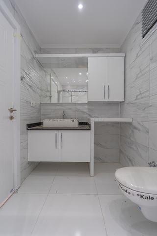 مجمع سكني قيد الانشاء - قريب من البحر - في منطقة اوبا / الانيا 