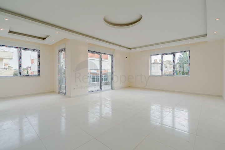 مجمع سكني قيد الانشاء - قريب من البحر - في منطقة اوبا / الانيا 