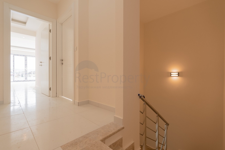 مجمع سكني قيد الانشاء - قريب من البحر - في منطقة اوبا / الانيا 