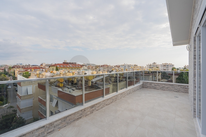 مجمع سكني قيد الانشاء - قريب من البحر - في منطقة اوبا / الانيا 