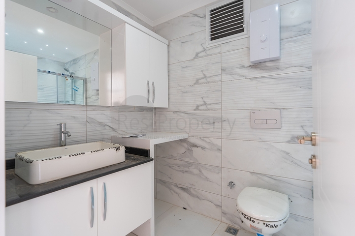 مجمع سكني قيد الانشاء - قريب من البحر - في منطقة اوبا / الانيا 